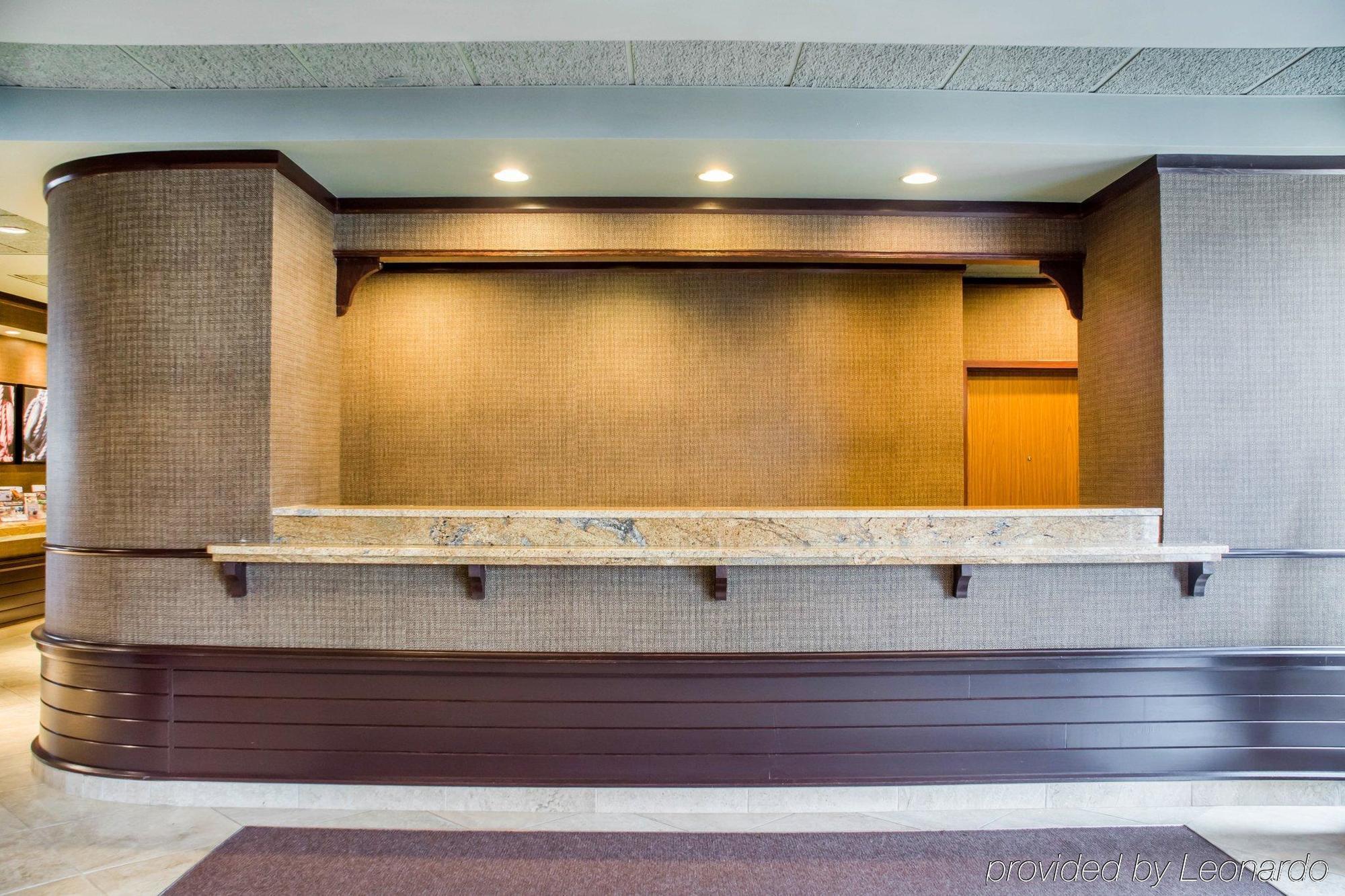 Clarion Hotel & Suites Riverfront Осуего Екстериор снимка