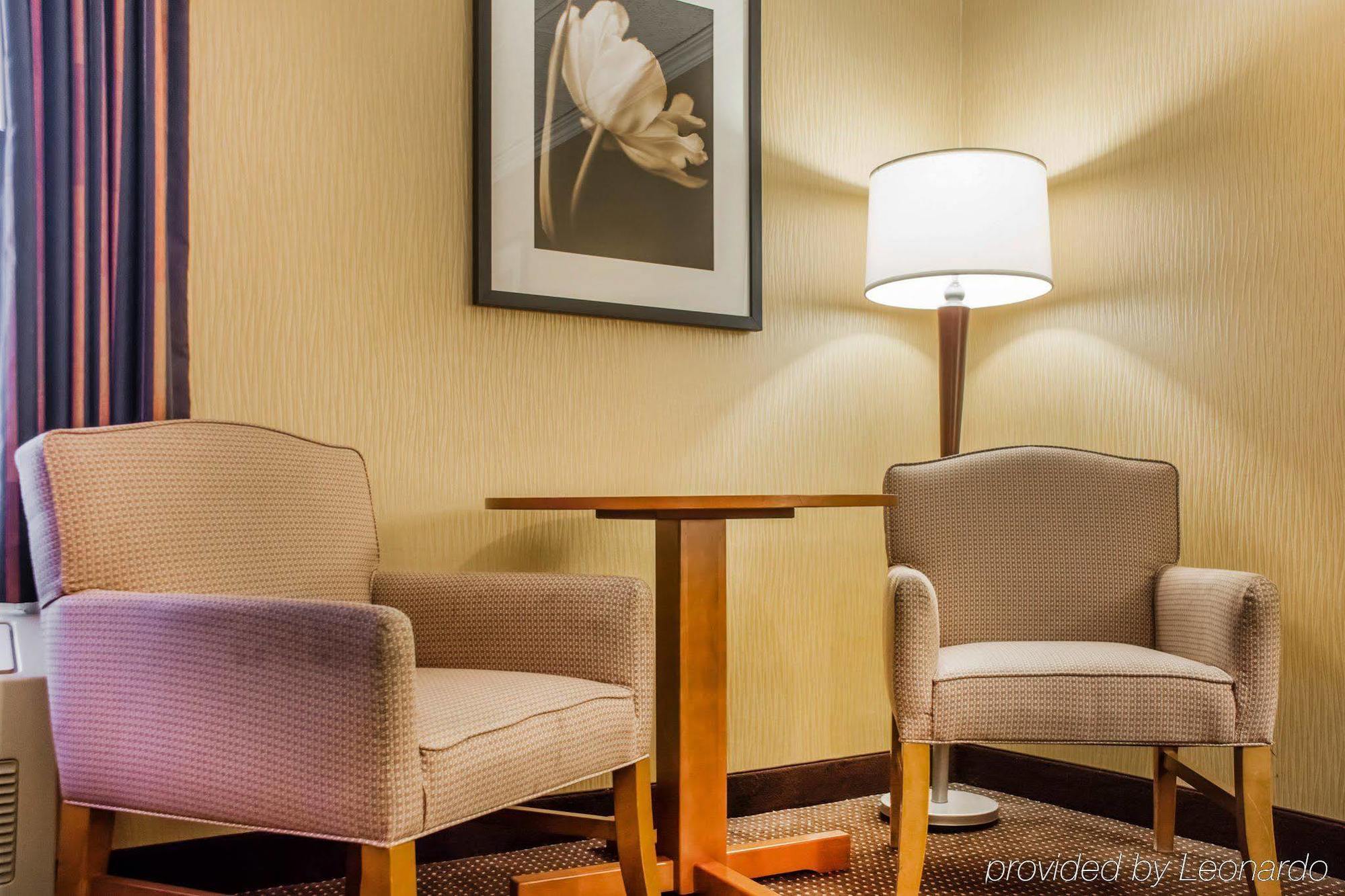 Clarion Hotel & Suites Riverfront Осуего Екстериор снимка