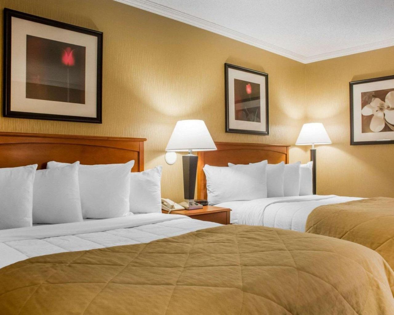 Clarion Hotel & Suites Riverfront Осуего Екстериор снимка