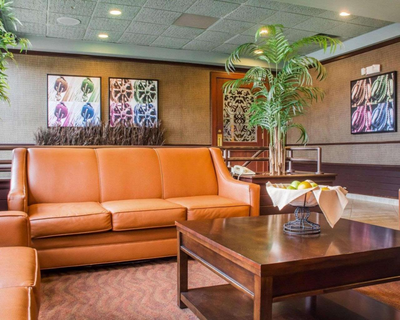 Clarion Hotel & Suites Riverfront Осуего Екстериор снимка